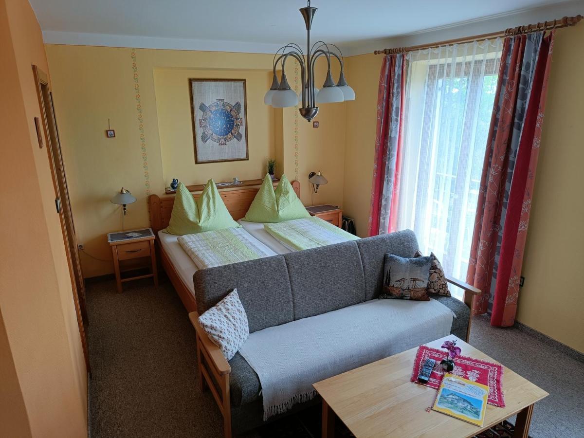 Haus Sundl - Privatzimmer Emmersdorf an der Donau Bagian luar foto