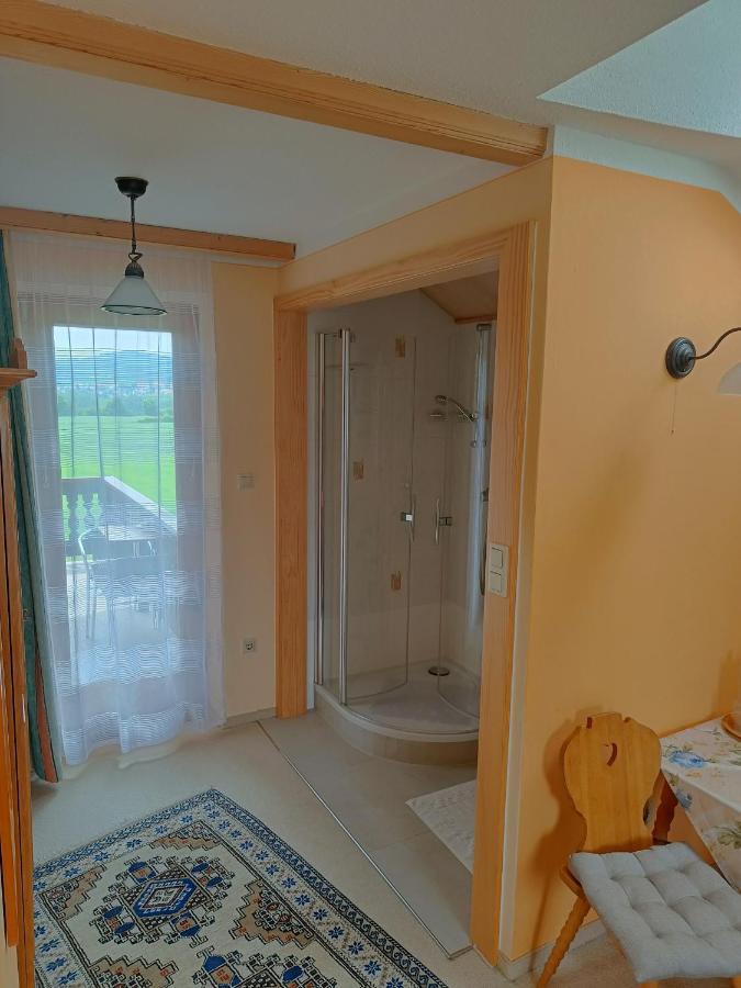 Haus Sundl - Privatzimmer Emmersdorf an der Donau Bagian luar foto