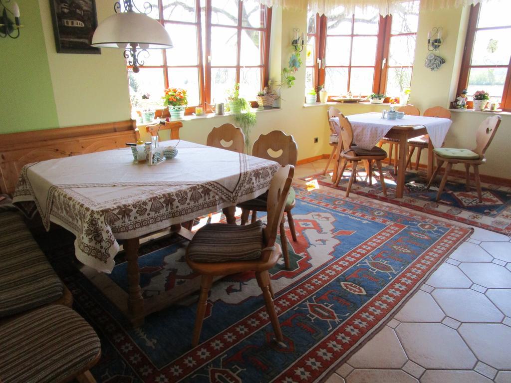 Haus Sundl - Privatzimmer Emmersdorf an der Donau Bagian luar foto