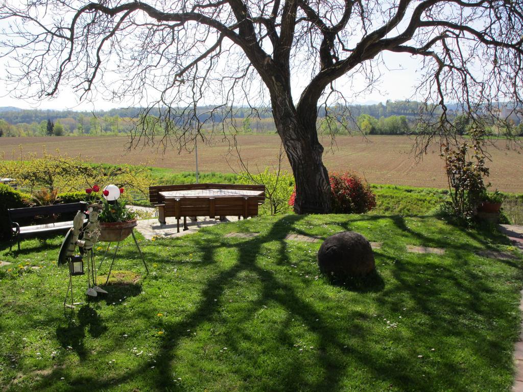Haus Sundl - Privatzimmer Emmersdorf an der Donau Bagian luar foto