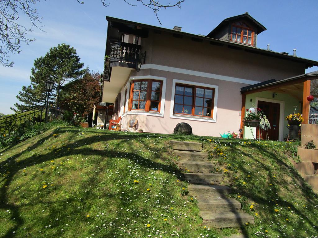 Haus Sundl - Privatzimmer Emmersdorf an der Donau Bagian luar foto